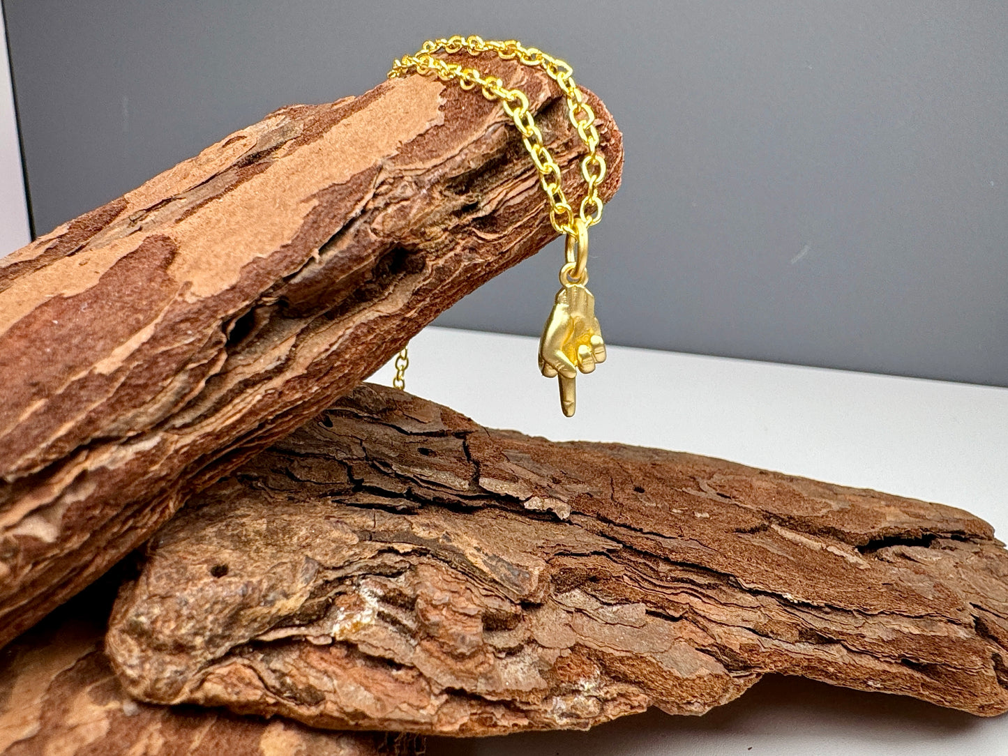 Dainty Middle Finger Pendant Necklace - Lors Collective
