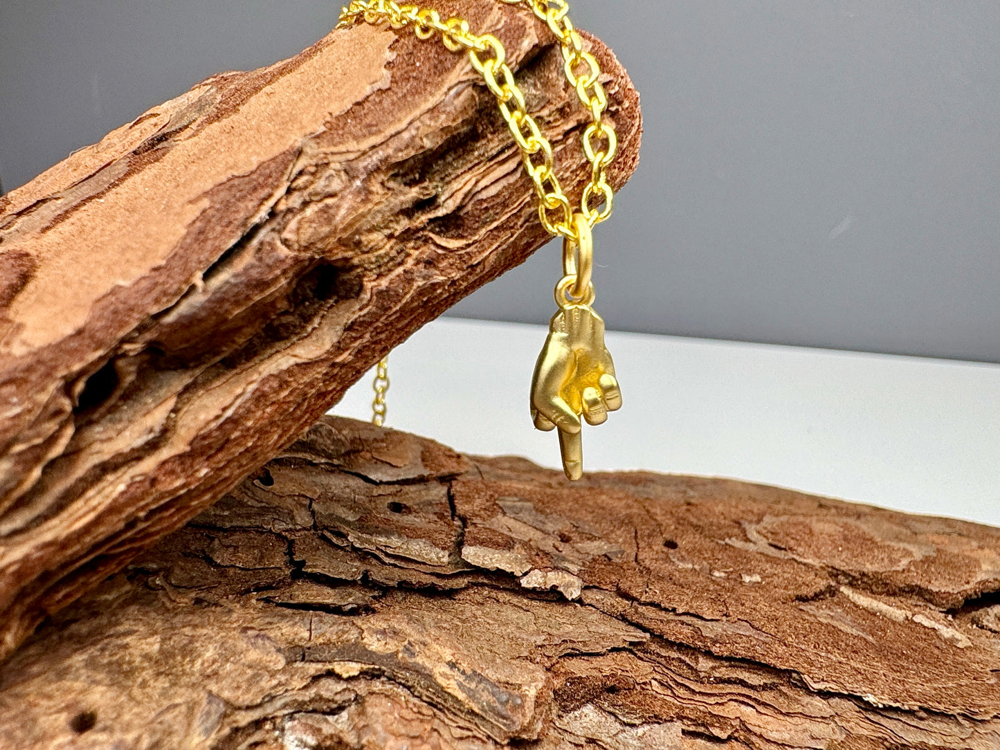Dainty Middle Finger Pendant Necklace - Lors Collective