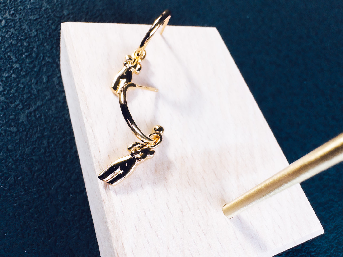 18k Gold Body Form Hoop Earrings