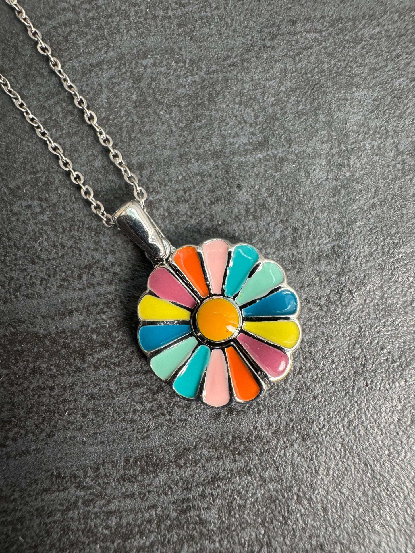 Never Trust a Narcissist Necklace - Lors Collective