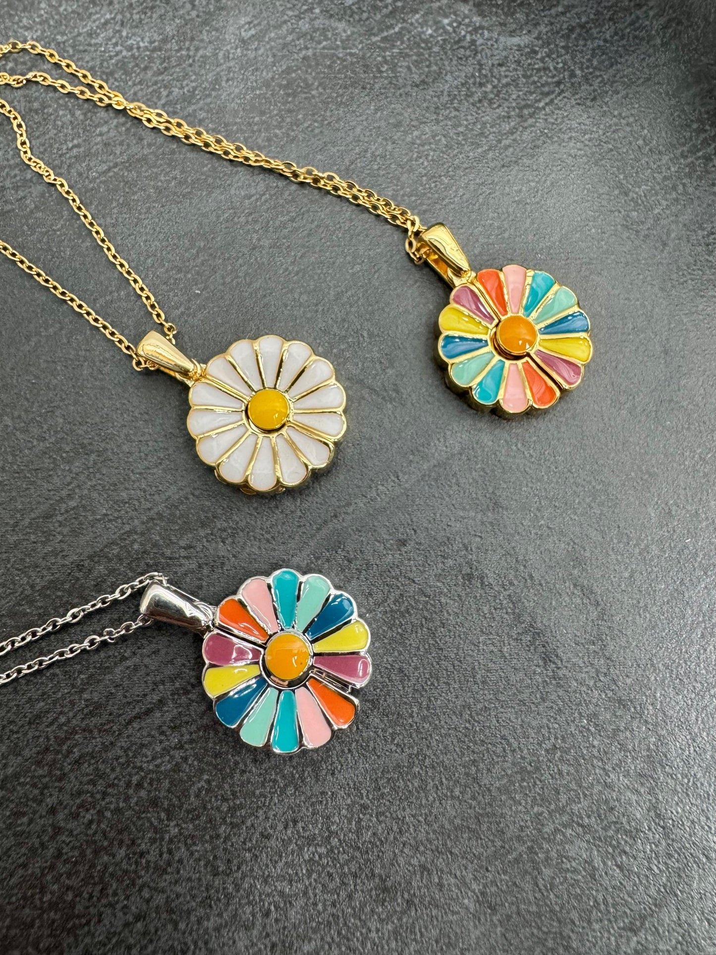 Never Trust a Narcissist Necklace - Lors Collective