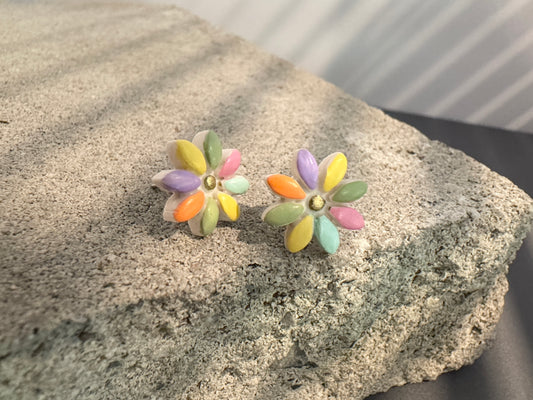 Pastel Daisy Garden Studs