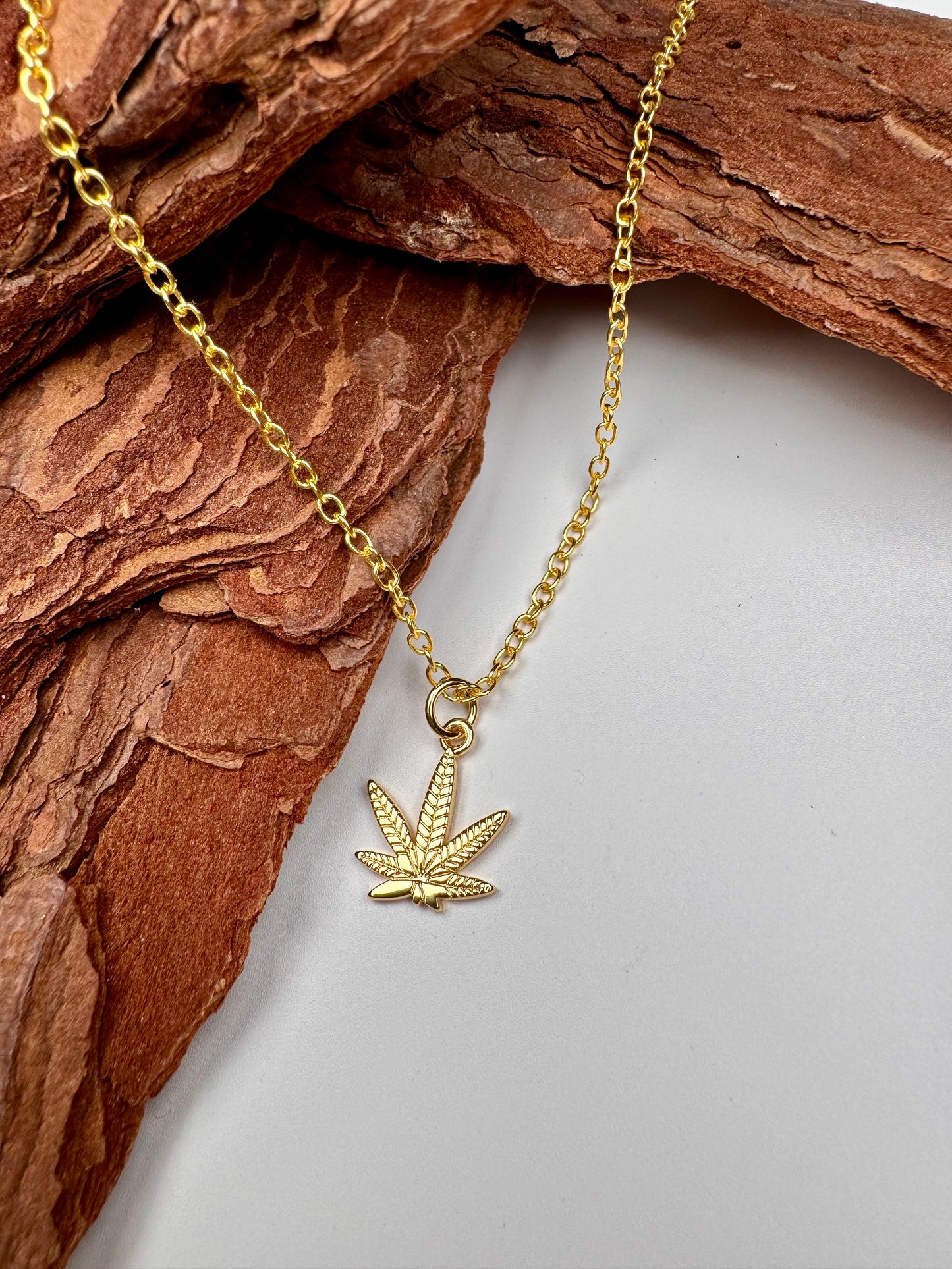 Golden Cannabis Necklace - Lors Collective