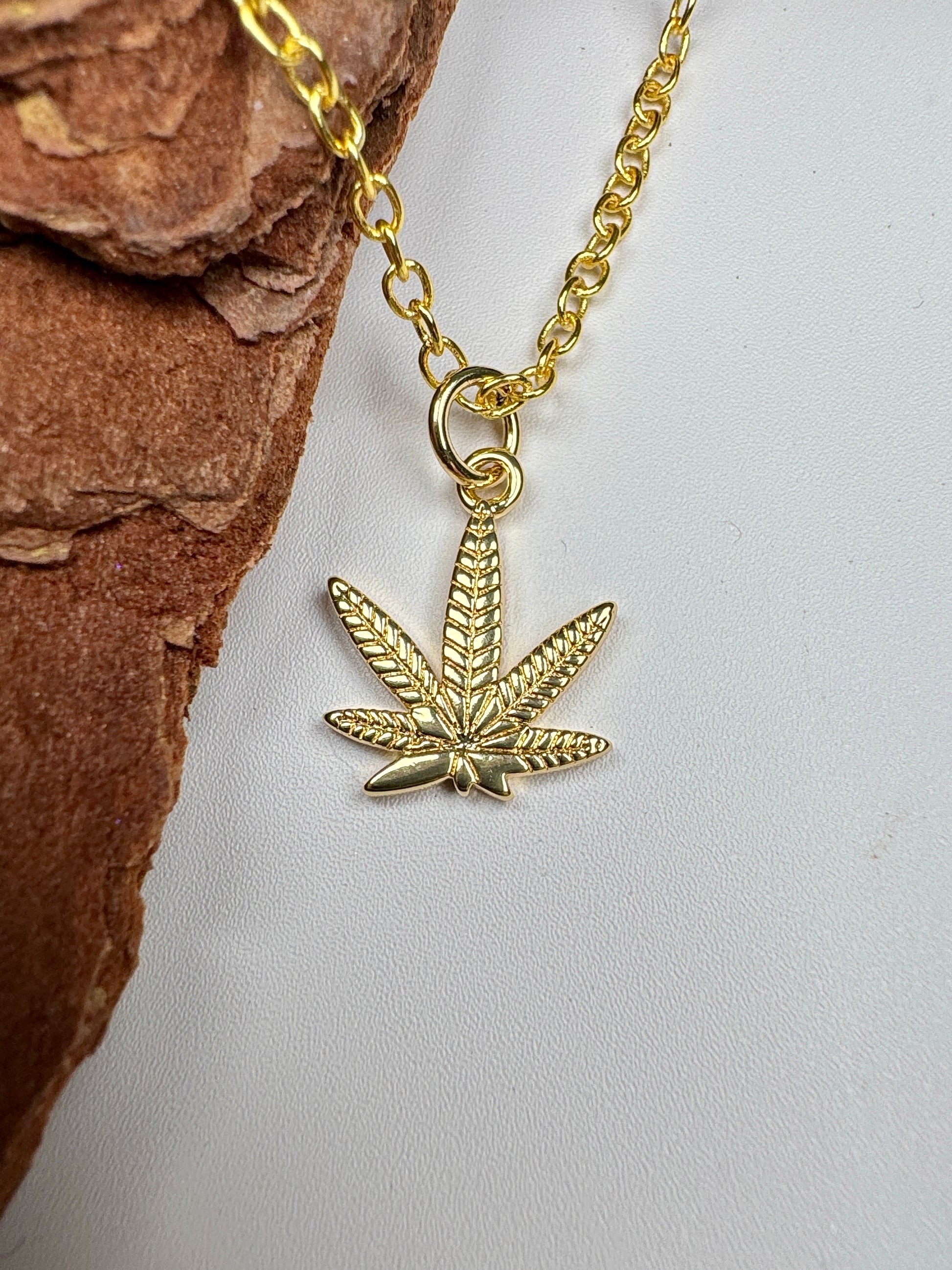 Golden Cannabis Necklace - Lors Collective