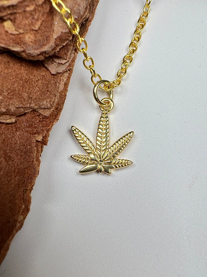 Golden Cannabis Necklace - Lors Collective