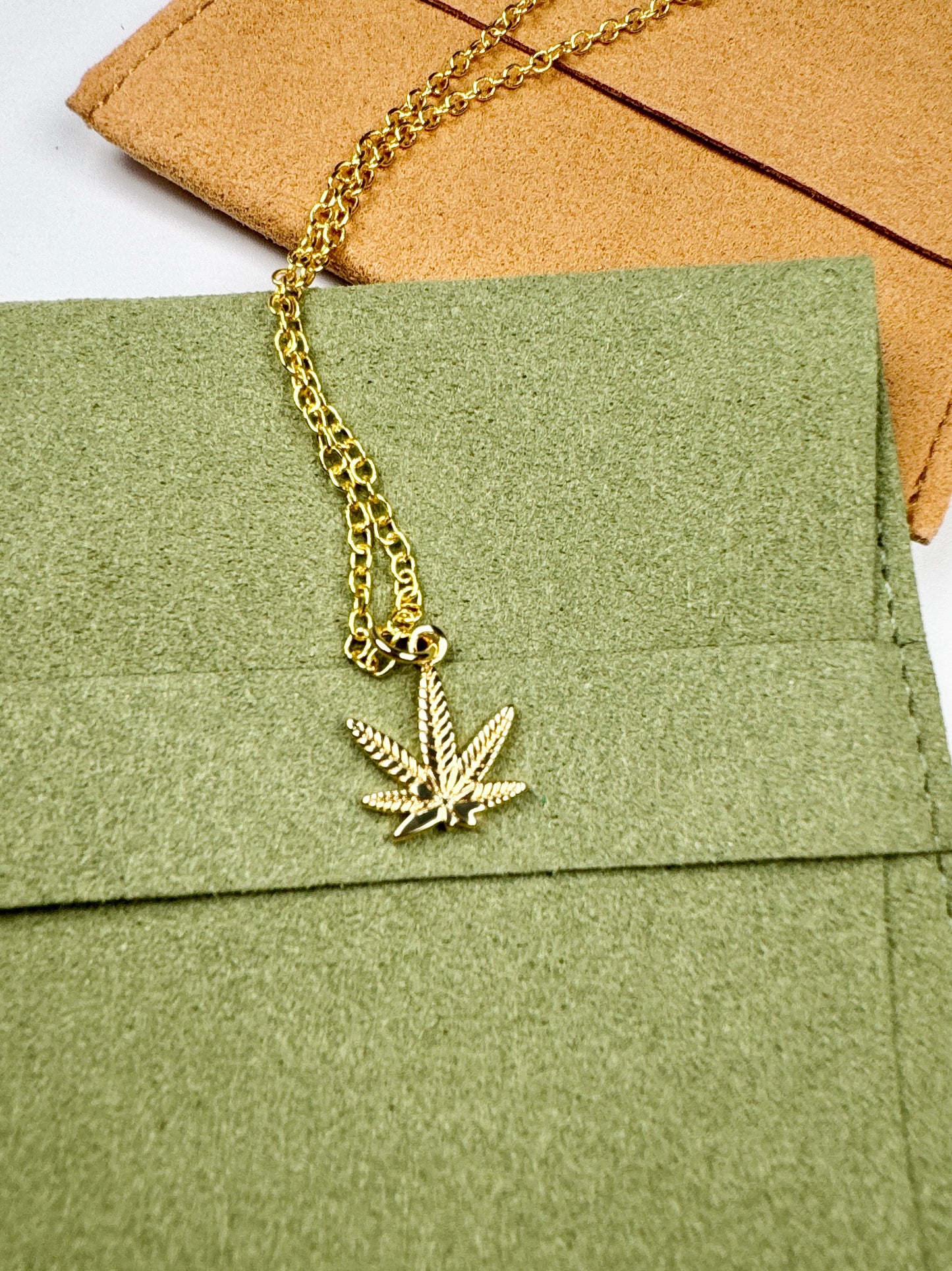 Golden Cannabis Necklace - Lors Collective