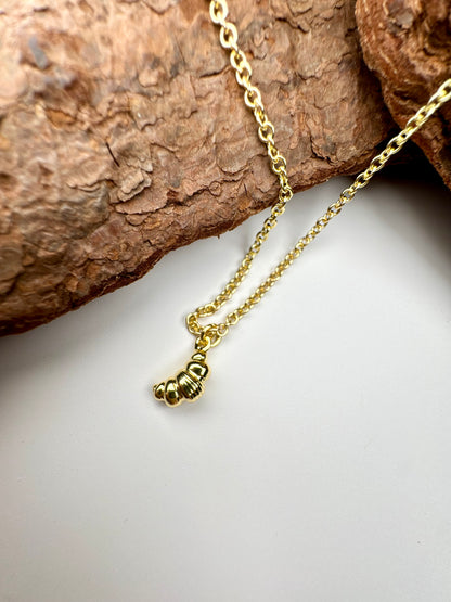 Le Petit Croissant Necklace - Lors Collective