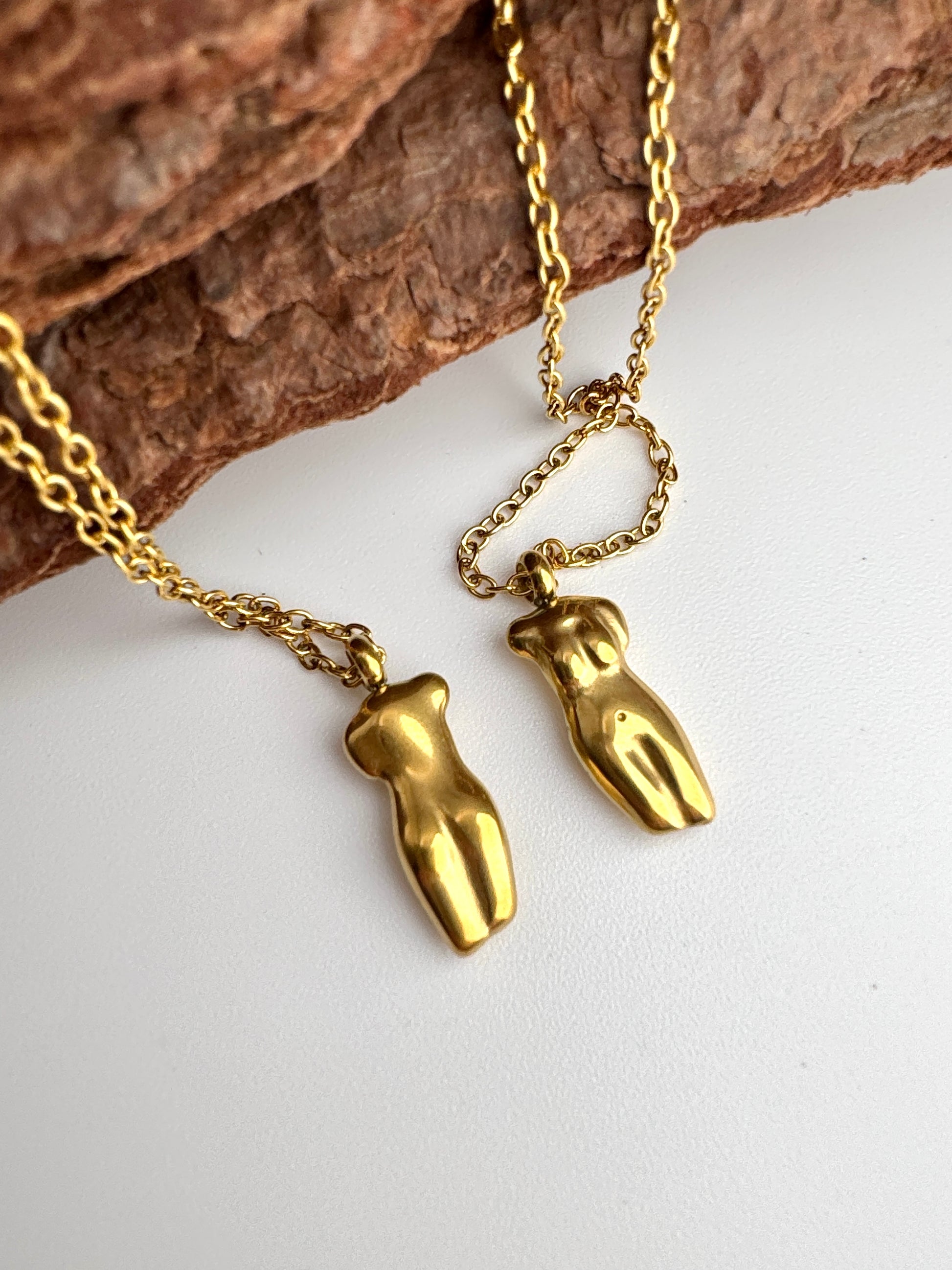 Golden Body Form Necklace - Lors Collective