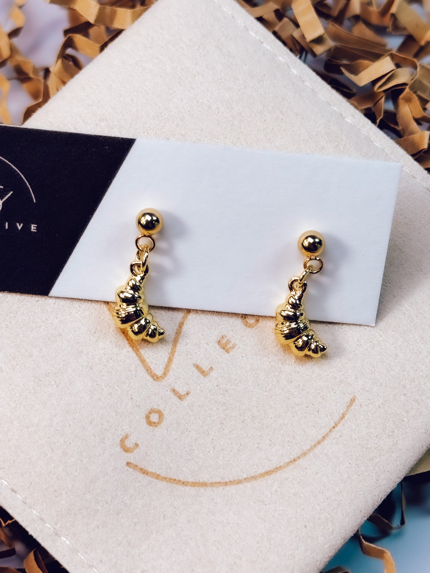 Butter Me Up Croissant Earrings - Lors Collective